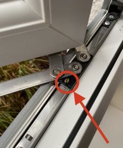 Window hinge